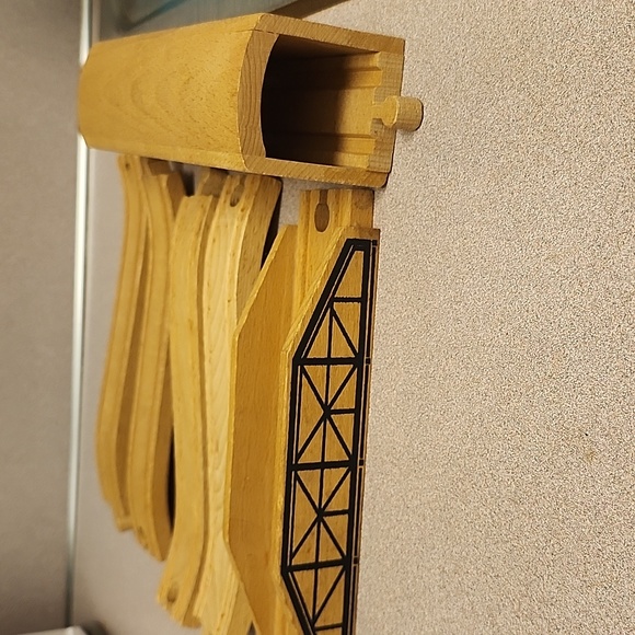 Brio Train tracks - Bridge, tunnels, and tracks with small hills. - Picture 4 of 14